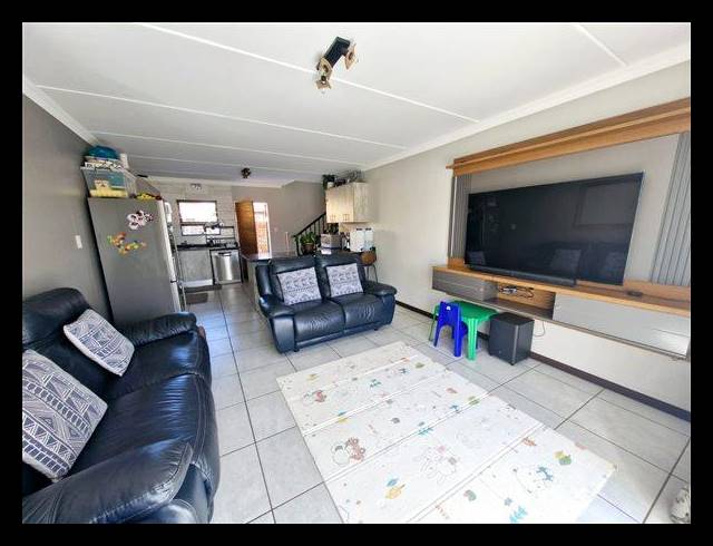 3 BEDROOM TOWNHOUSE FOR SALE IN GOEDEBURG